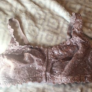 38D front clasping bra